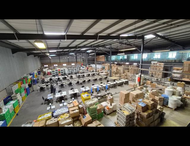 2,395M² WAREHOUSE TO LET IN JET PARK